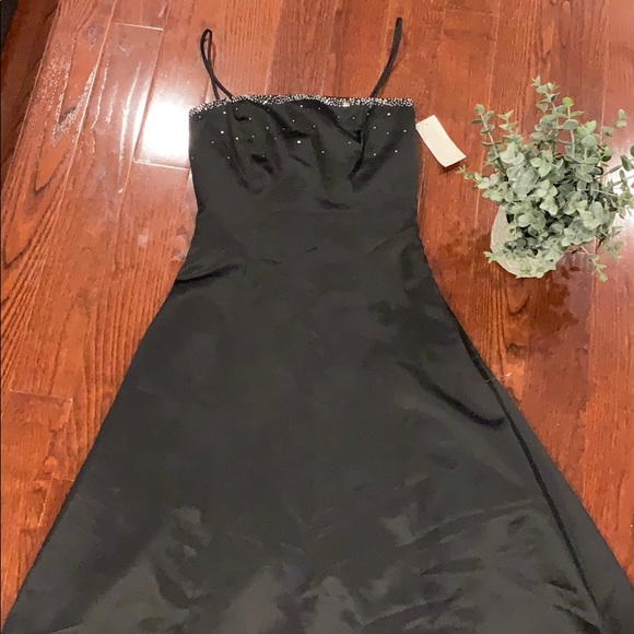 Black Gown with Stones - Picture 5 of 8